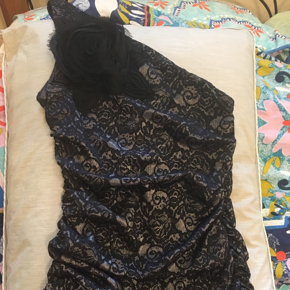 Fun, Sexy One-Shoulder Top - Forever 21, sz Small
